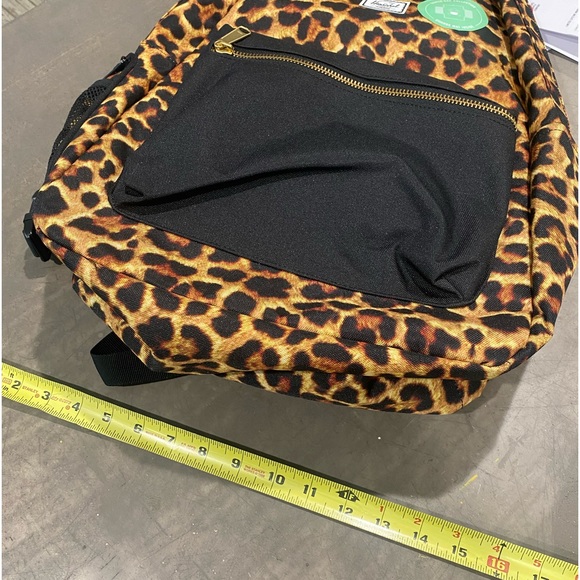 HERSCHEL leopard print diaper backpack with LOTS of pockets and changing pad👶🏻 - Picture 3 of 15